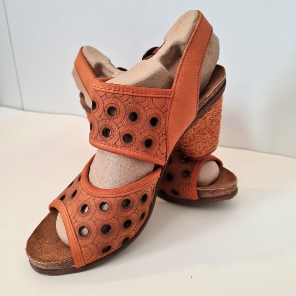 El Naturalista Shoes - New El Naturalista Orange Heels